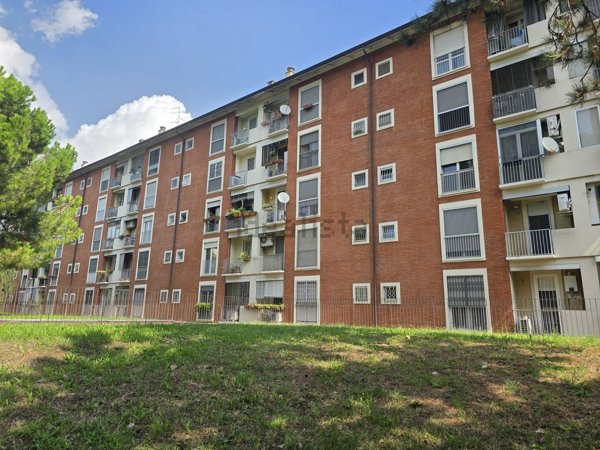 appartamento in vendita a Milano in zona Forlanini