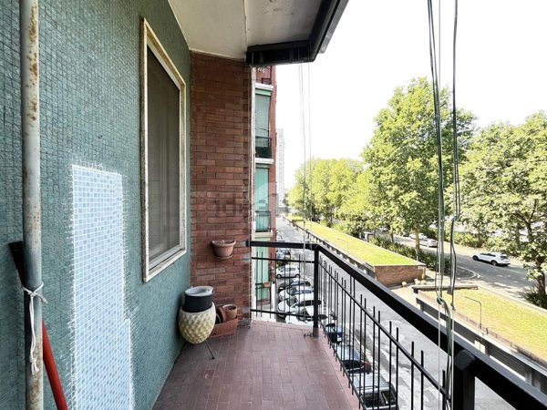 appartamento in vendita a Milano in zona Famagosta