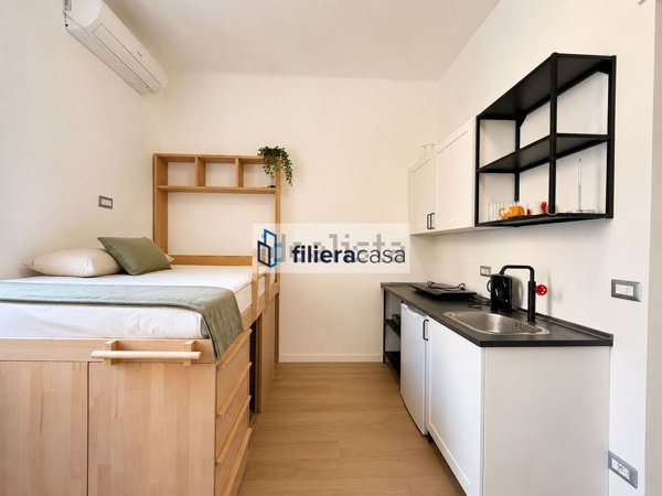 appartamento in vendita a Milano in zona Porta Genova