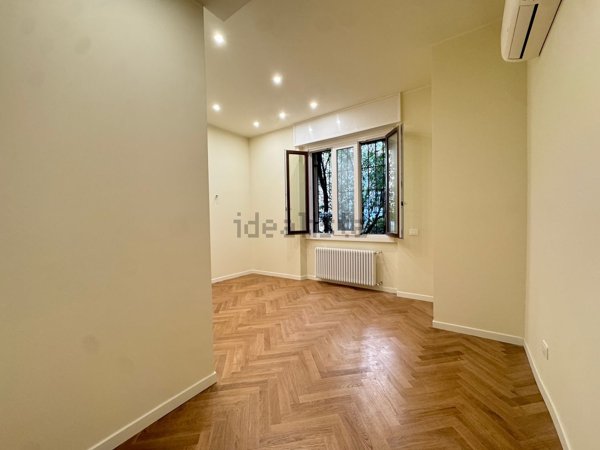 appartamento in vendita a Milano in zona Centro Direzionale