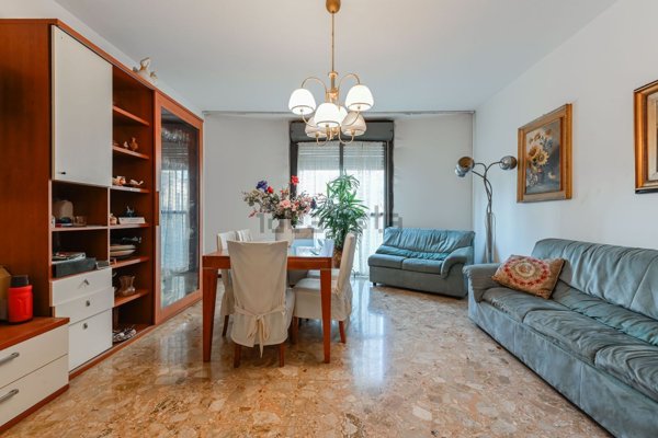 appartamento in vendita a Milano in zona Maggiolina