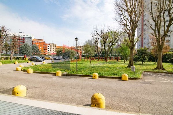 appartamento in vendita a Milano in zona Scalo Romana