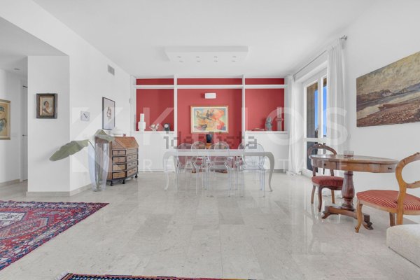 appartamento in vendita a Milano in zona Corsica