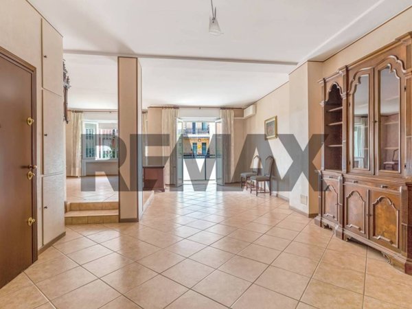 appartamento in vendita a Milano in zona Corsica