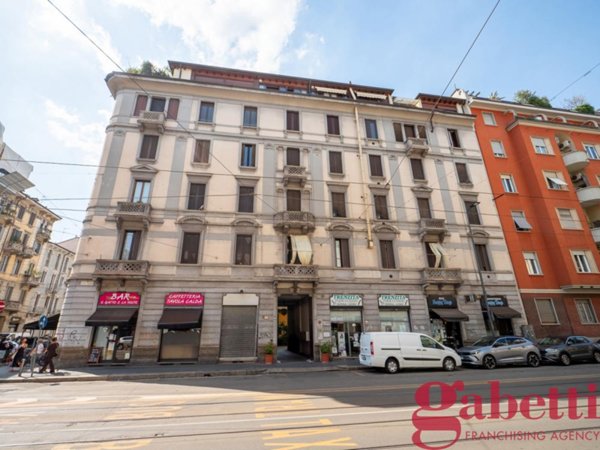 appartamento in vendita a Milano in zona Ponte Seveso