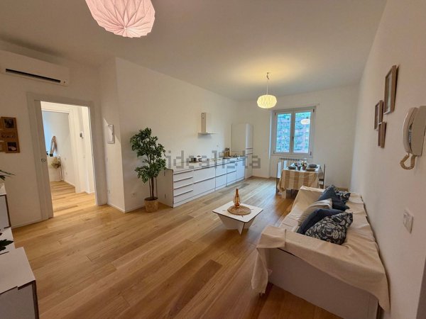 appartamento in vendita a Milano in zona Lorenteggio