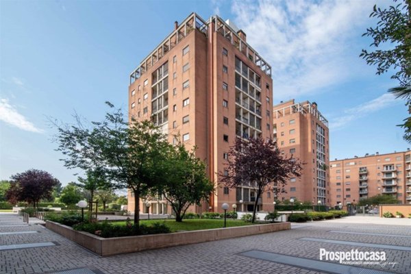 appartamento in vendita a Milano in zona Lorenteggio