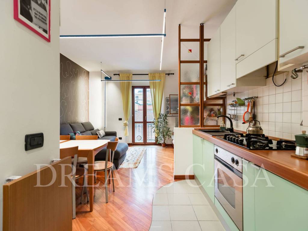 appartamento in vendita a Milano in zona Loreto
