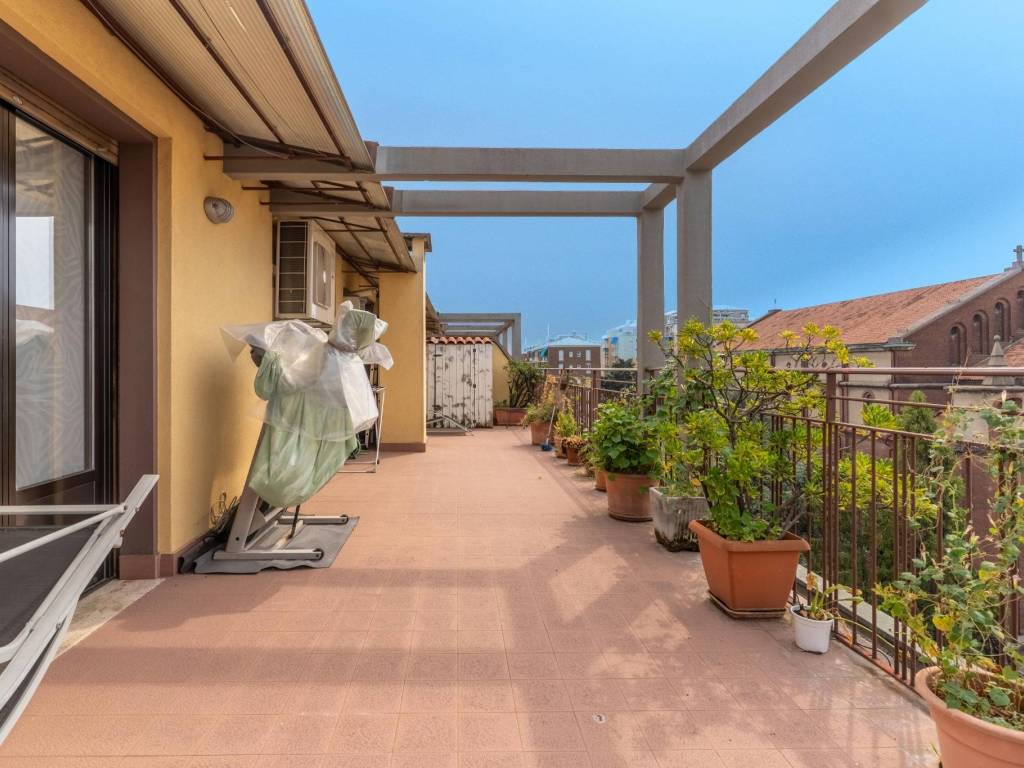 appartamento in vendita a Milano in zona Prato Centenaro