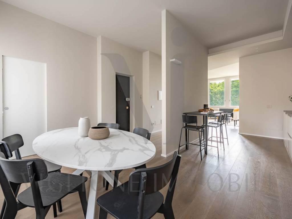 appartamento in vendita a Milano in zona Porta Nuova