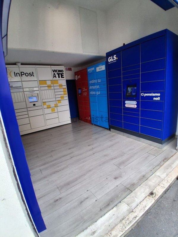 ufficio in vendita a Milano in zona Porta Genova