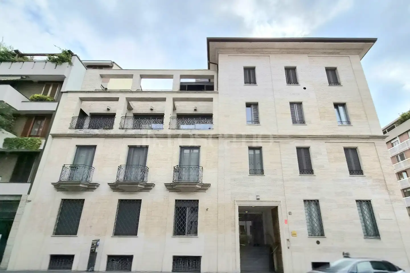 appartamento in vendita a Milano in zona Cinque Giornate