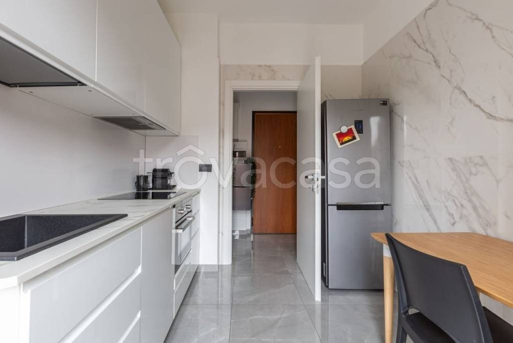 appartamento in vendita a Milano in zona Famagosta