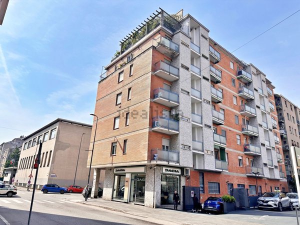 appartamento in vendita a Milano in zona Rottole