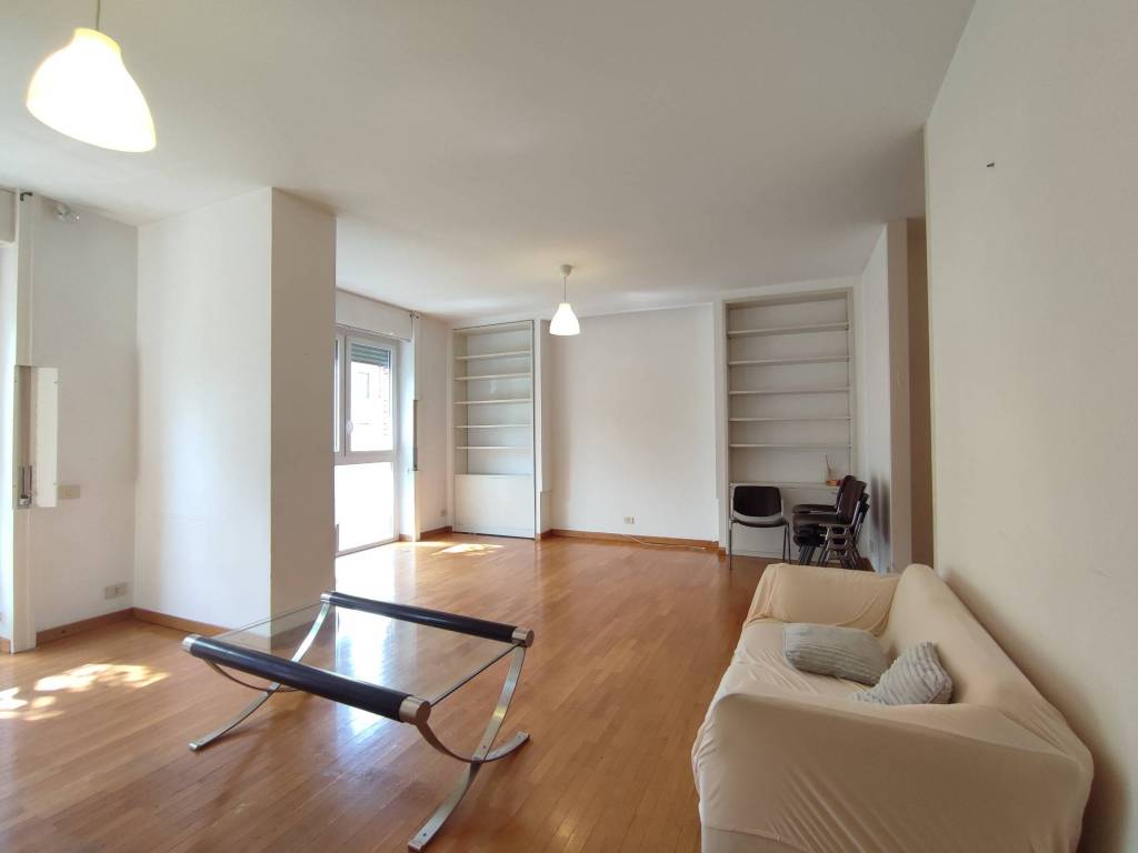 appartamento in vendita a Milano in zona Solari