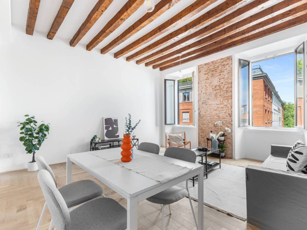 appartamento in vendita a Milano in zona Porta Ticinese