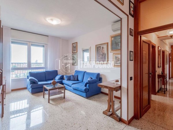 appartamento in vendita a Milano in zona Prato Centenaro