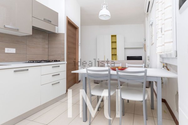 appartamento in vendita a Milano in zona Lorenteggio