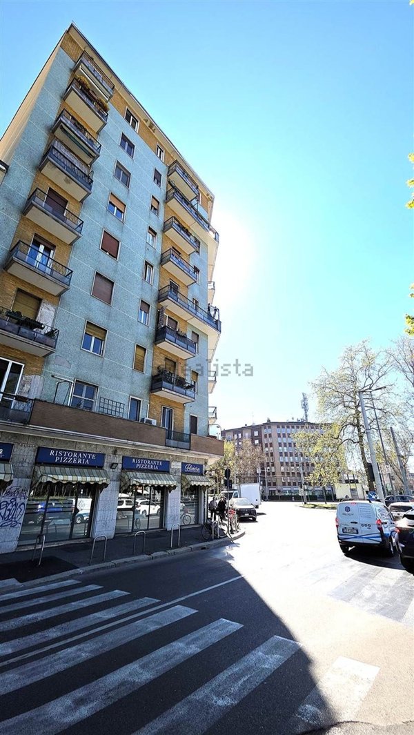 appartamento in vendita a Milano in zona Porta Genova