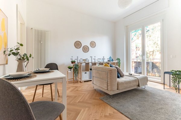 appartamento in vendita a Milano in zona Corsica