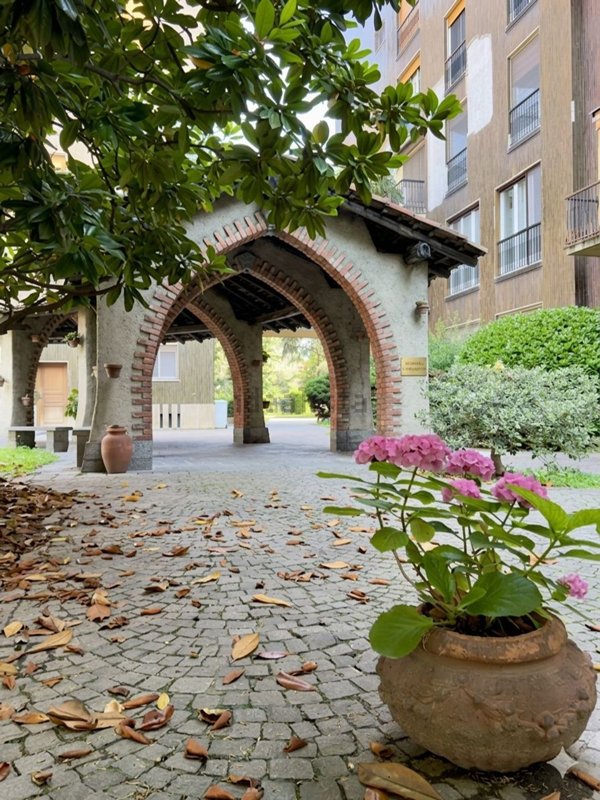 appartamento in vendita a Milano in zona Vigentino