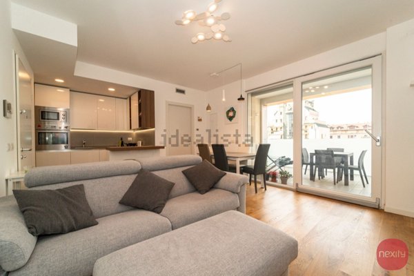 appartamento in vendita a Milano in zona Piazzale Lodi
