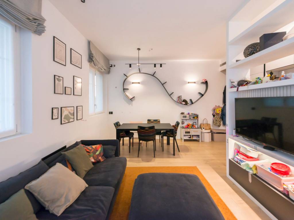 appartamento in vendita a Milano in zona Cinque Giornate