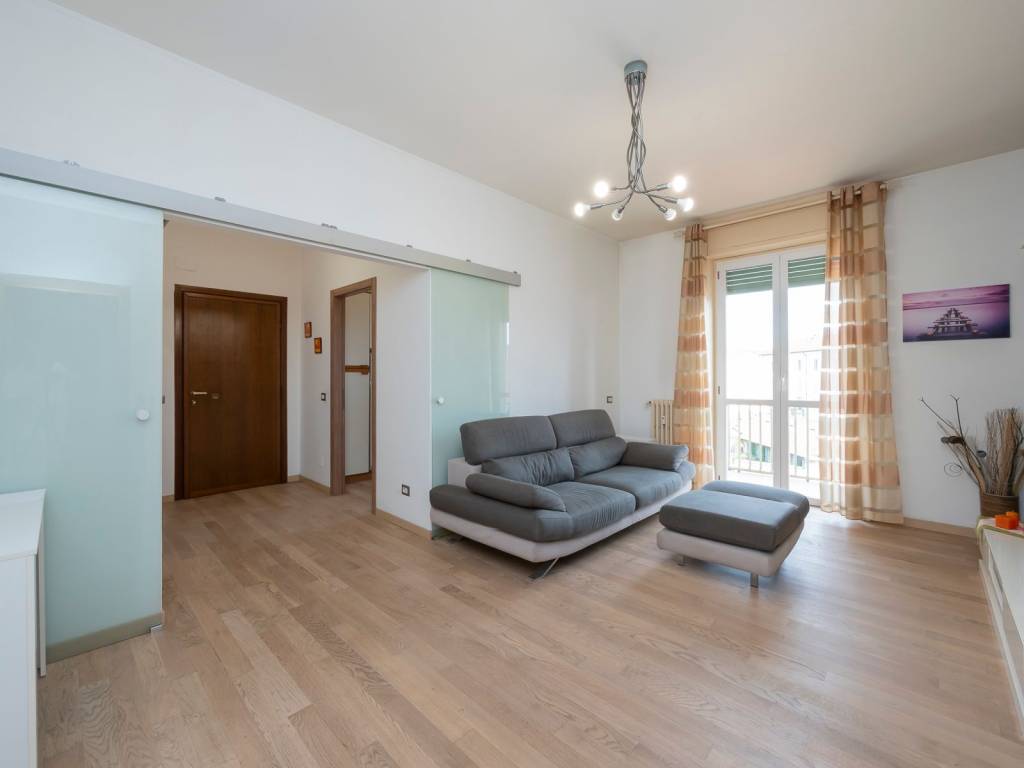 appartamento in vendita a Milano in zona Porta Genova