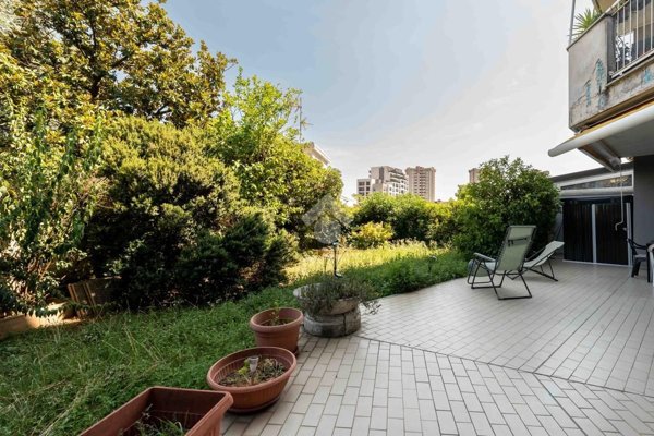 appartamento in vendita a Milano in zona Greco