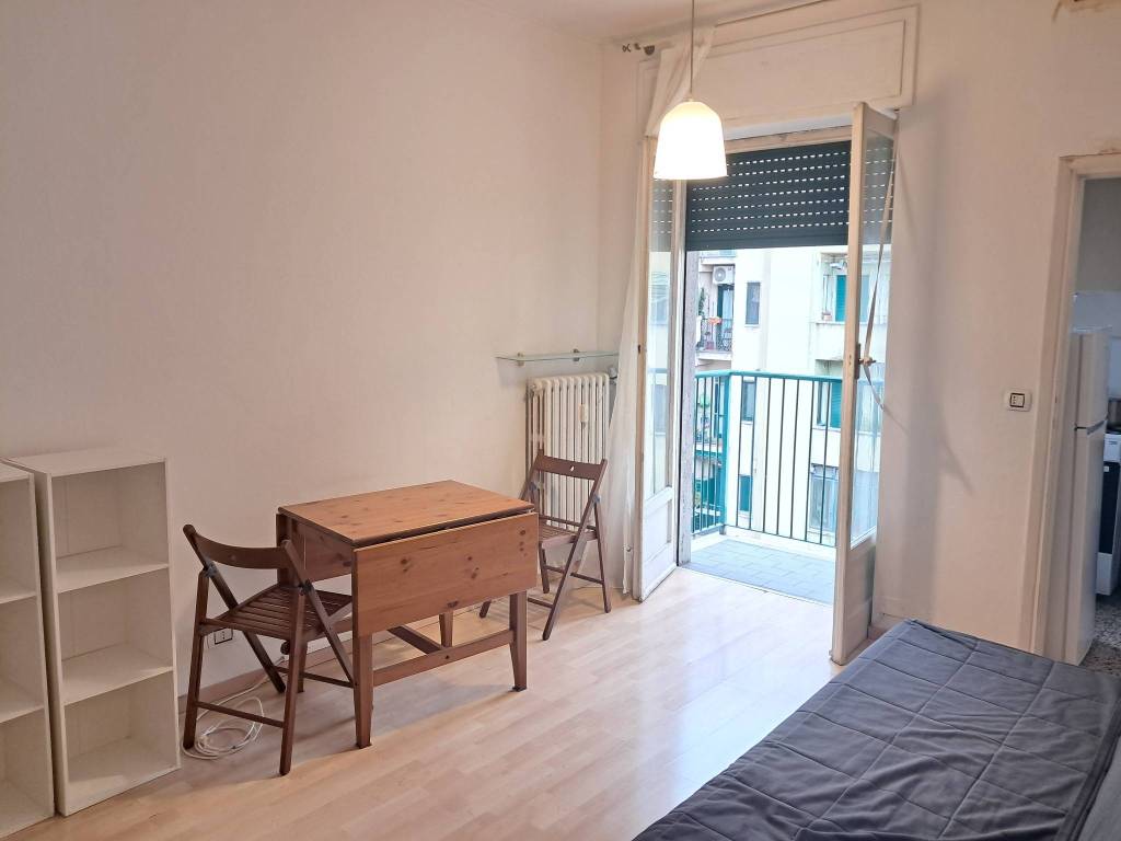 appartamento in vendita a Milano in zona Porta Genova