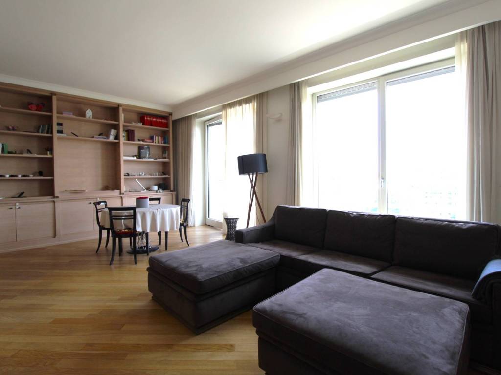 appartamento in vendita a Milano in zona Porta Nuova