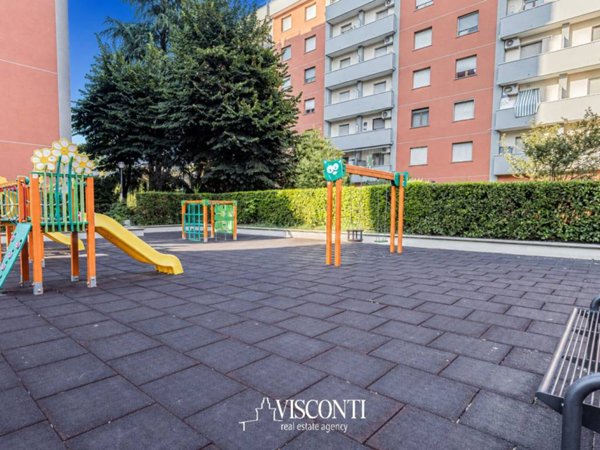 appartamento in vendita a Milano in zona Baggio