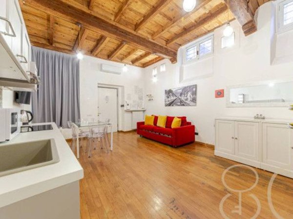 appartamento in vendita a Milano in zona Porta Ticinese