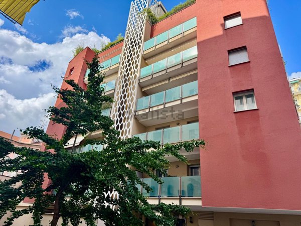 appartamento in vendita a Milano in zona Bullona