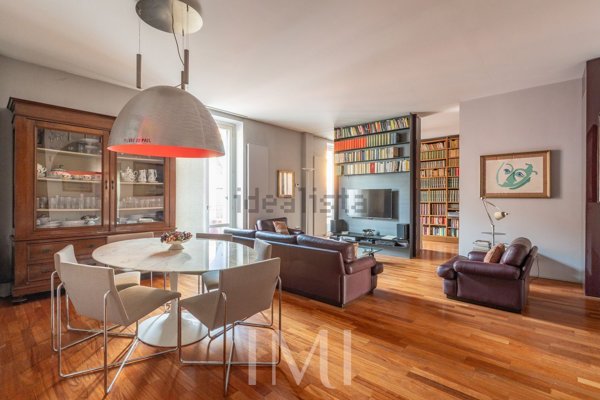 appartamento in vendita a Milano in zona Porta Genova