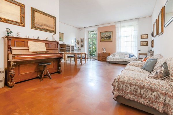 casa indipendente in vendita a Milano in zona Porta Monforte