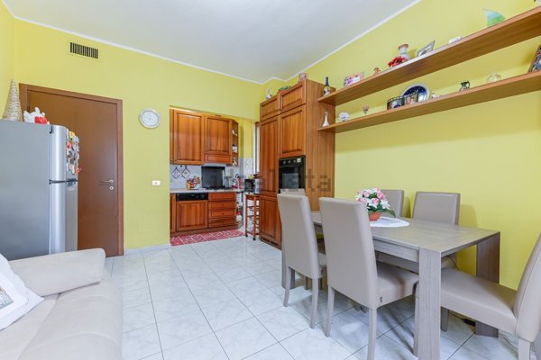 appartamento in vendita a Milano in zona Rottole