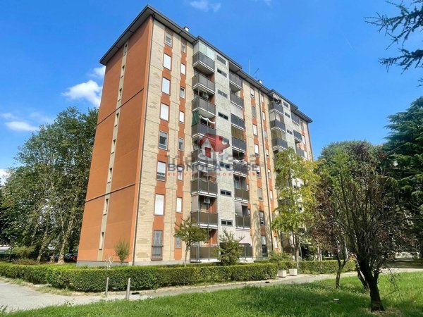 appartamento in vendita a Milano in zona Gallaratese