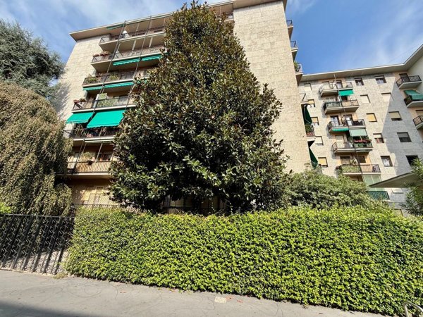 appartamento in vendita a Milano in zona Piazzale Lodi