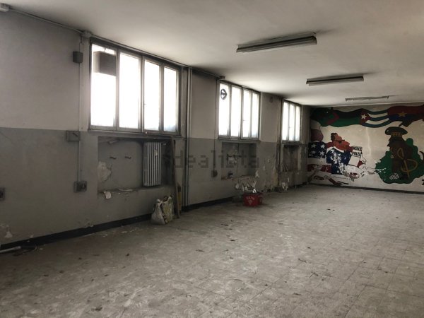 ufficio in vendita a Milano in zona Ponte Seveso
