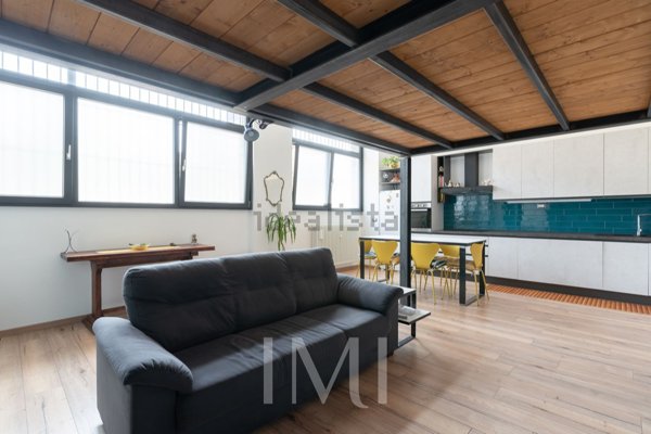 appartamento in vendita a Milano in zona Lorenteggio