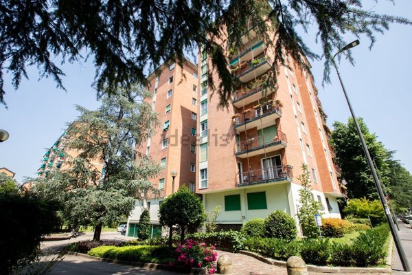 appartamento in vendita a Milano in zona Gallaratese