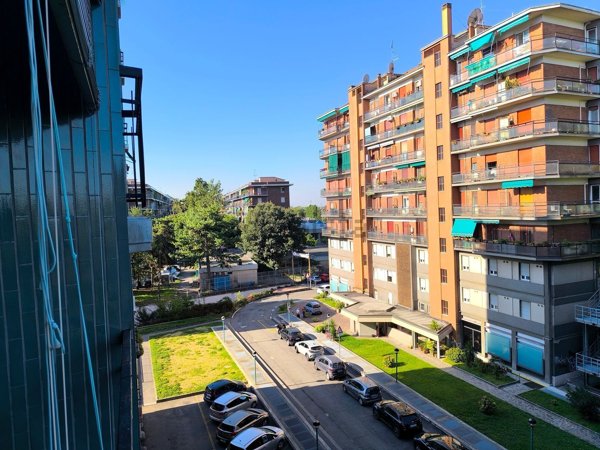 appartamento in vendita a Milano in zona Famagosta