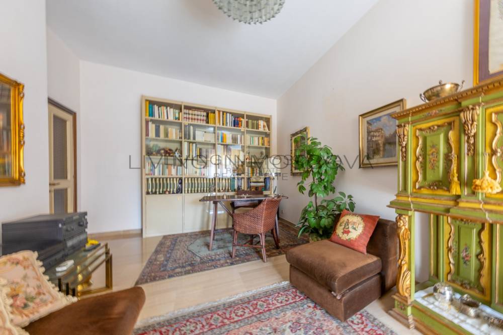 appartamento in vendita a Milano in zona Brera