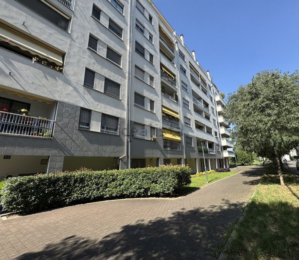 appartamento in vendita a Milano in zona Quarto Oggiaro