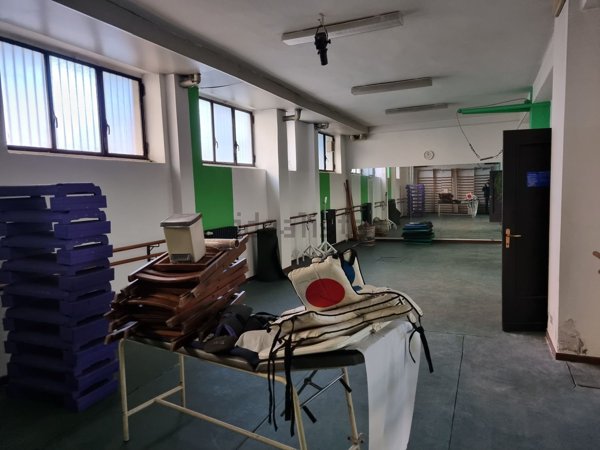 ufficio in vendita a Milano in zona Ponte Seveso