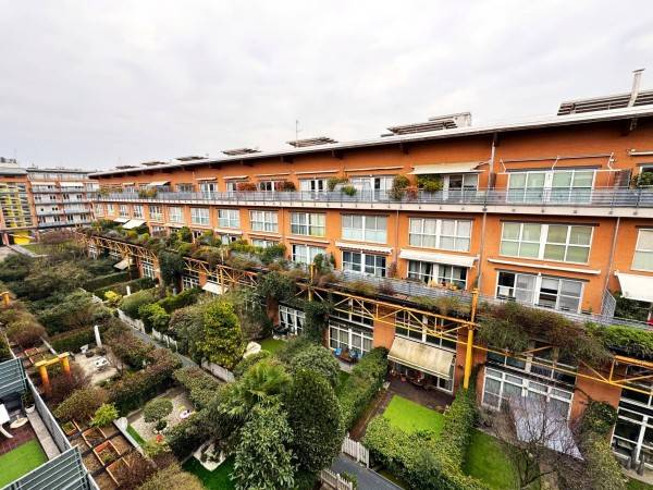 appartamento in vendita a Milano in zona Solari