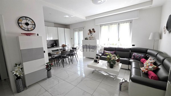 appartamento in vendita a Milano in zona Lorenteggio
