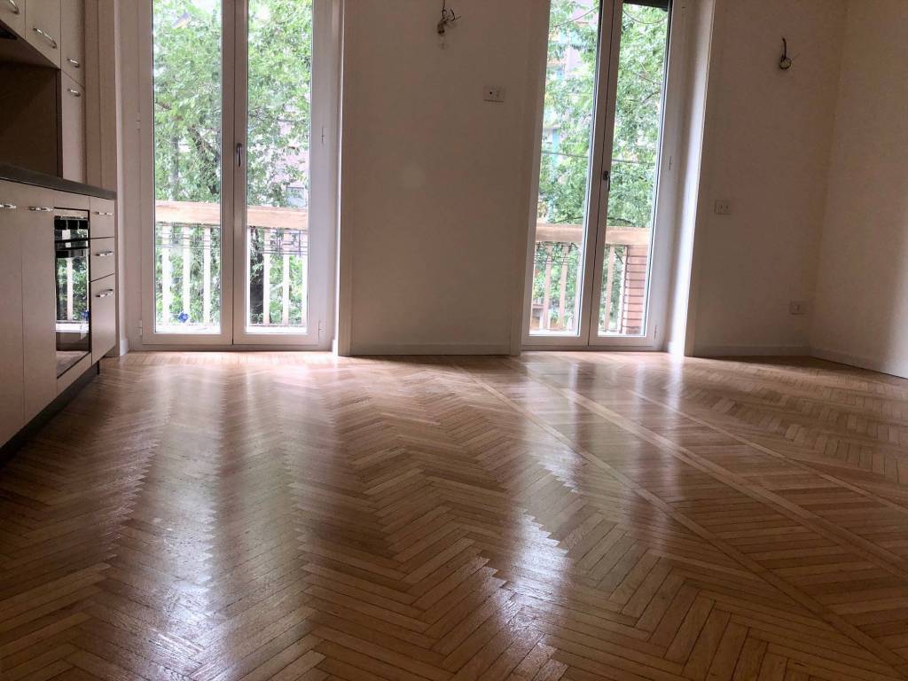appartamento in vendita a Milano in zona Guastalla