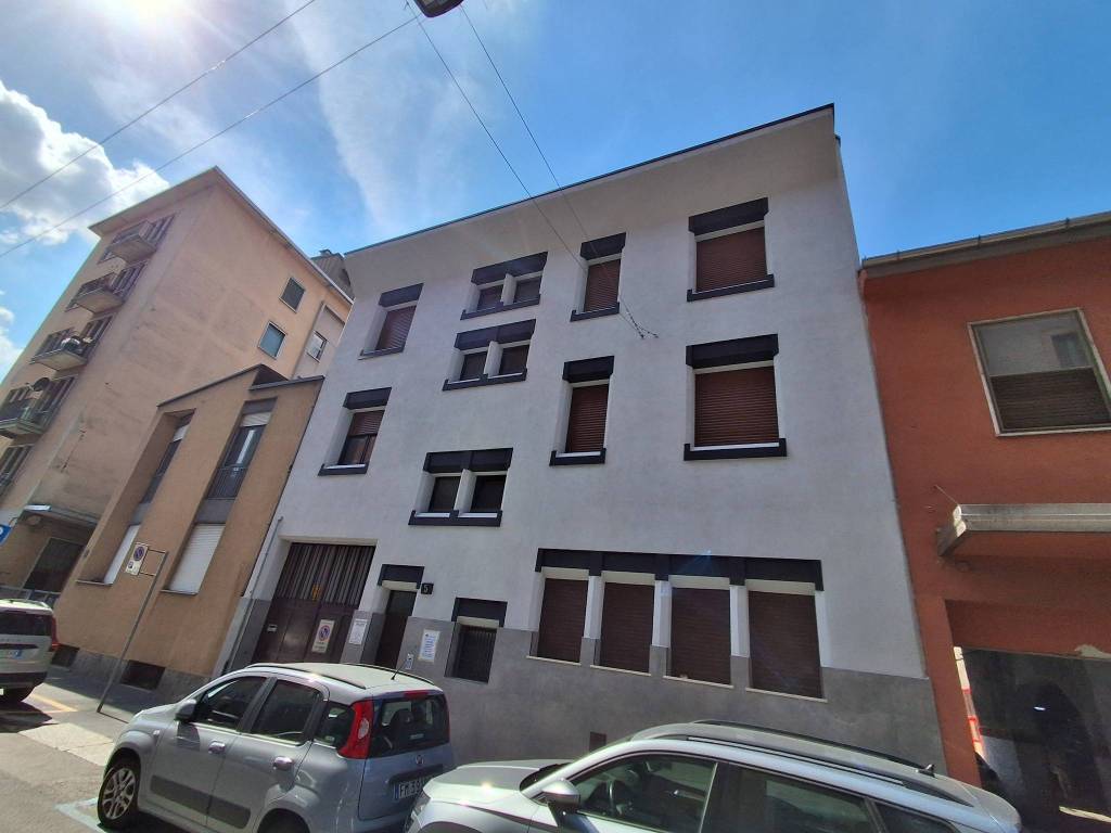 appartamento in vendita a Milano in zona Santa Giulia